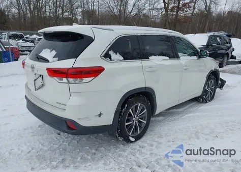 2018 Toyota Highlander Xle из США, поврежденный, VIN 5TDJZRFH0JS541074